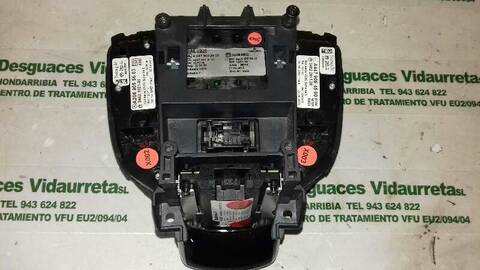 Foto 3ª: Mando Multifuncion Mercedes Clase V 200 136CV 100KW (2014)