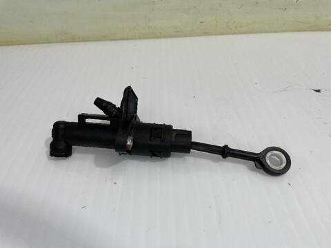 Foto 3ª: Bomba Embrague Volkswagen Polo ADVANCE BLUEMOTION 90CV [CUSB] (2014)