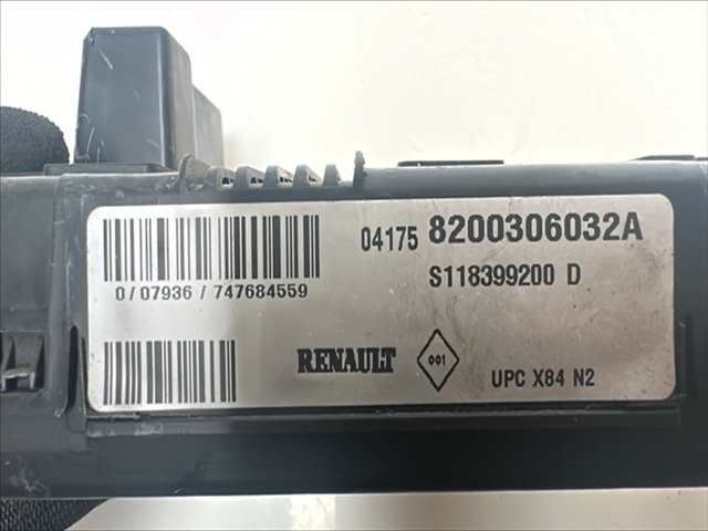 Foto 2ª: Centralita Confort BSI Renault Scenic 1.9 DCI [D/F9QD8] (2004)