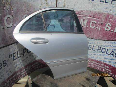 Foto 4ª: Puerta Trasera Derecha Mercedes Clase C 160 200 CDI 203.004) BERLINA 116CV 85KW [611962] (2000)