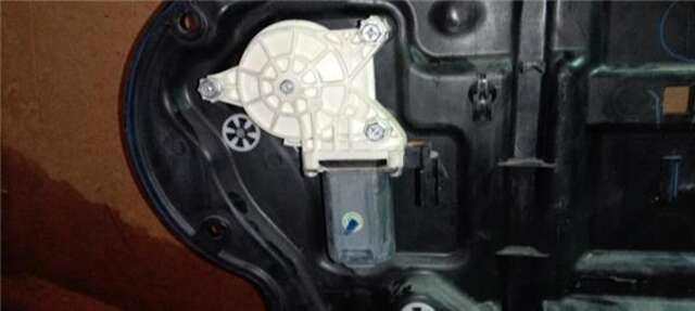 Foto 2ª: Elevalunas Eléctrico Delantero Derecho Jeep Wrangler 2.8 CRD [VM11D]