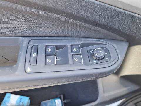 Foto 3ª: Botonera Elevalunas Volkswagen Golf LIFE 115CV 85KW [DTR] (2022)