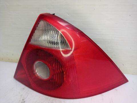 Foto 2ª: Piloto Trasero Derecho Ford Mondeo GHIA 06.2003 ) D) 131CV [FMBA - N7BA] (2000)