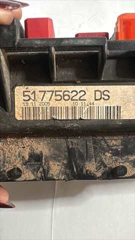 Foto 2ª: Caja Reles Fusibles Fiat Punto 1.3 D [199A2000] (2006)