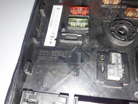 Foto 2ª: Caja Reles Fusibles Volkswagen Passat ADVANCE PLUS 140CV (2005)