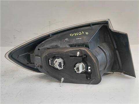 Foto 3ª: Piloto Trasero Derecho Mazda 3 1.6 DI TURBO 109CV 80KW [Y601] (2006)
