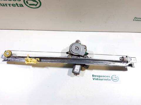 Foto 2ª: Elevalunas Eléctrico Delantero Derecho Opel Vivaro 1.9 CDTI CAT F9Q-760 - L08) 101CV 74KW [F9Q760] (2005)