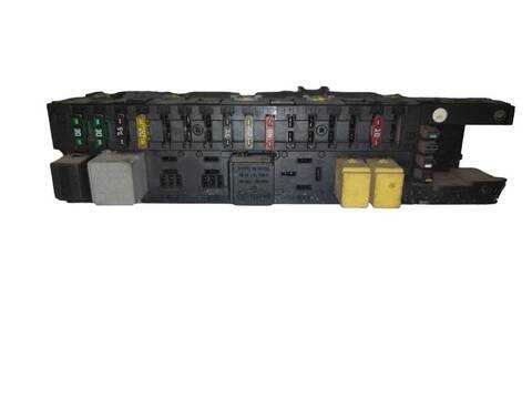 Foto 3ª: Caja Reles Fusibles Mercedes Clase C 160 C 200 CDI 203.004) (2000)