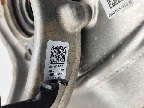 Foto 3ª: Mangueta Delantera Derecha Audi A4 35 TDI S LINE 4P) BERLINA 163CV 120KW [DTNA] (2024)