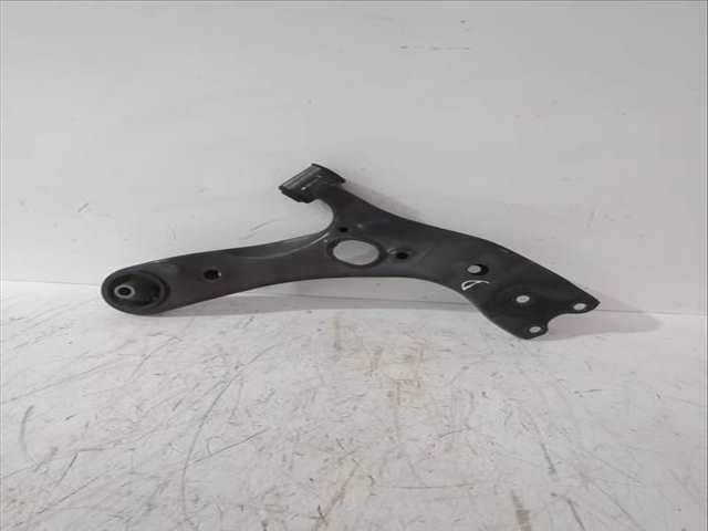 Brazo Suspension Delantero Derecho Toyota Auris 1.33 DUAL-VVTI NRE150_) 101CV 74KW