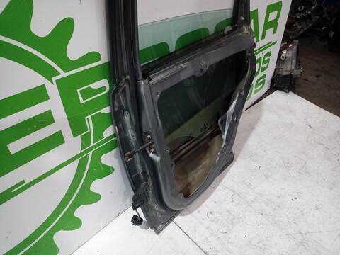 Foto 2ª: Puerta Trasera Derecha Ford Fiesta FUN 68CV (2001)