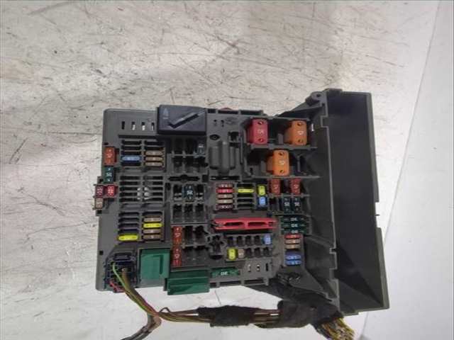 Caja Reles Fusibles Bmw Serie 1 114 120 D 177CV