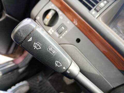 Foto 1ª: Mando Multifuncion Mercedes Clase E 180 E 300 124.030) BERLINA 136CV 100KW [M103983] (1991)