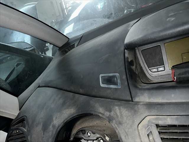 Guantera Citroen C4 1.6 HDI PICASSO