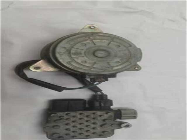 Foto 3ª: Electroventilador Mitsubishi Outlander HIBRIDO PHEV KAITEKI 4WD HIBRIDO 203CV 89KW (2015)