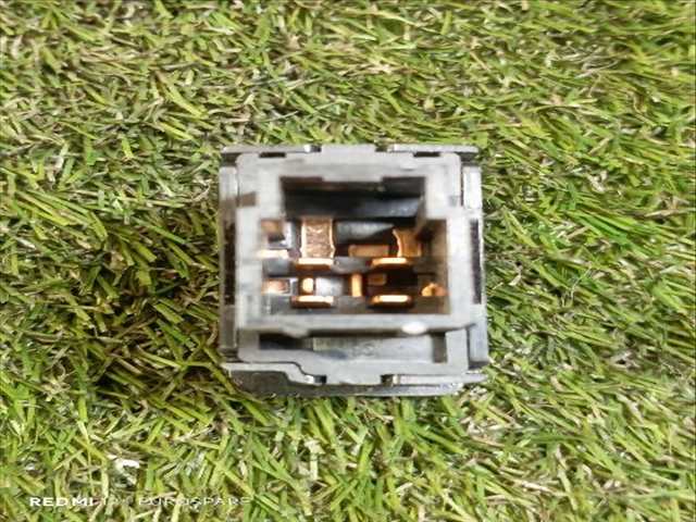 Foto 4ª: Mando Regulador Asientos Nissan Patrol 2.8 TD Y61 TD6 [RD28ETI] (1999)