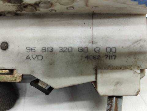 Foto 3ª: Cerradura Puerta Delantera Derecha Citroen C4 2.0 HDI FAP CAT RHR - DW10BTED4) BERLINA 136CV 100KW (2006)