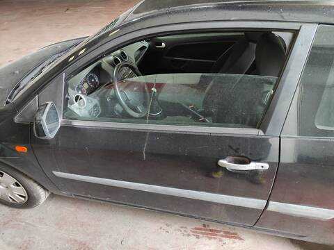 Foto 1ª: Puerta Delantera Izquierda Ford Fiesta A9JA (2006)