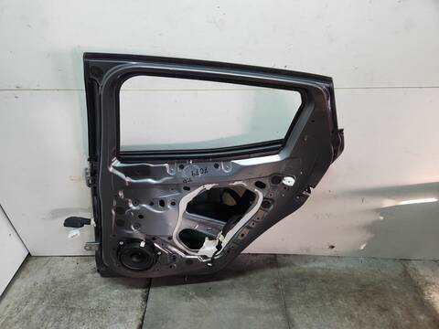 Foto 2ª: Puerta Trasera Derecha Renault Clio EQUILIBRE 100CV 74KW [K9K876] (2023)