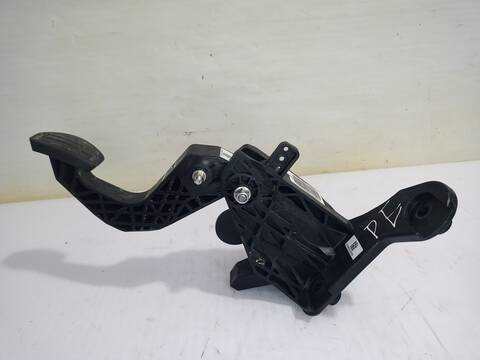 Foto 3ª: Pedal Embrague Jeep Avenger ALTITUDE (2023)