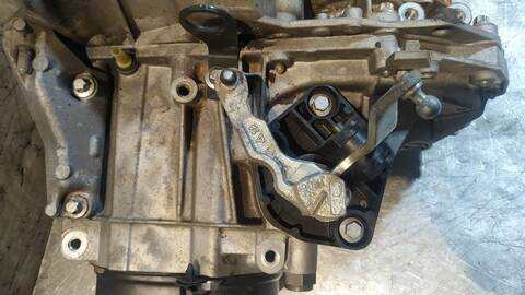 Foto 3ª: Caja Cambios Dacia Logan BASICO 68CV 50KW [K9K K7] (2012)