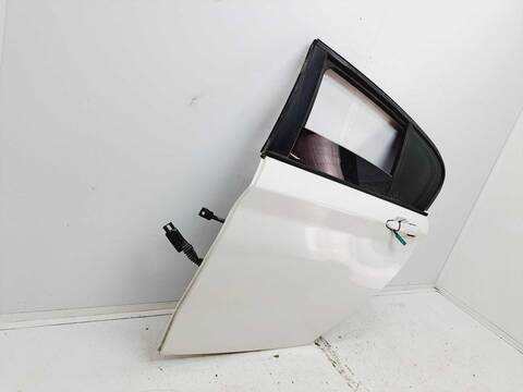 Foto 4ª: Puerta Trasera Izquierda Bmw Serie 1 114 1.5 12V TD 116CV 85KW [B37D15A] (2016)