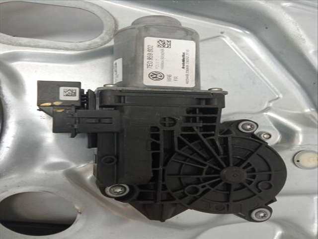 Foto 3ª: Elevalunas Eléctrico Delantero Derecho Volkswagen Multivan 2.0 TDI 140CV 103KW [CAAC,CCHA]