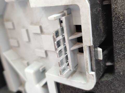 Foto 3ª: Piloto Trasero Derecho Opel Zafira 1.9 CDTI M75) 120CV 88KW [Z19DT] (2008)