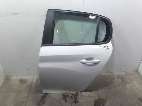 Foto 1ª: Puerta Trasera Izquierda Peugeot 208 1.2 PURETECH 100 101CV 74KW [HN05] (2023)