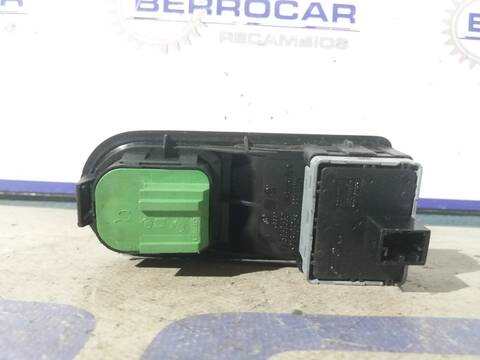 Foto 2ª: Botonera Elevalunas Volkswagen Transporter 1.9 TDI CAT BRS) 102CV 75KW T5 FURGONETA (2008)