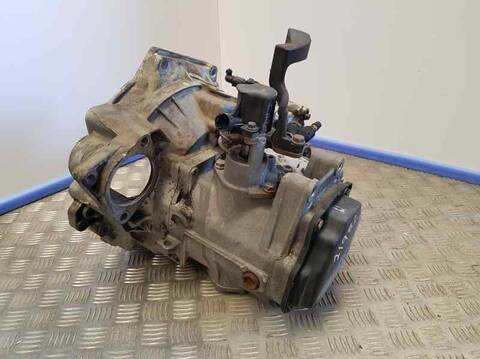 Foto 2ª: Caja Cambios Volkswagen Golf HIGHLINE BERLINA 110CV 81KW [AHF] (1999)