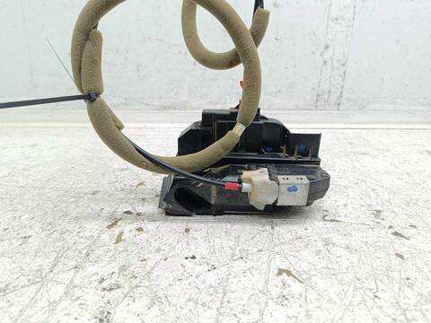 Cerradura Puerta Trasera Derecha Nissan Qashqai N-STYLE 116CV 85KW