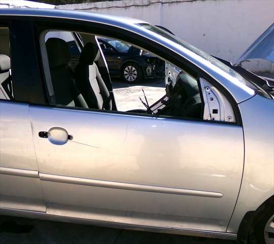 Puerta Delantera Derecha Volkswagen Golf 1.6 FSI SERIE 5, 2004-2008
