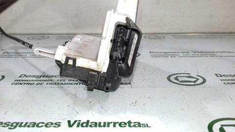 Foto 3ª: Cerradura Puerta Delantera Derecha Peugeot 308 CONFORT 120CV 88KW [5F01] (2012)