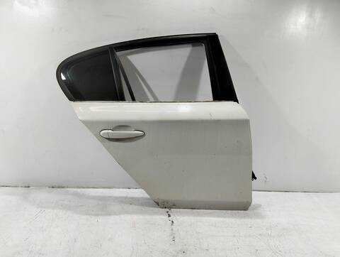 Foto 2ª: Puerta Trasera Derecha Bmw Serie 1 114 118D 2 TD CAT 143CV [N47D20A] (2004)