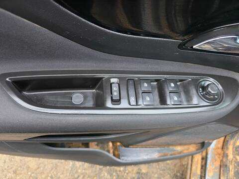 Botonera Elevalunas Opel Mokka SELECTIVE 140CV 103KW