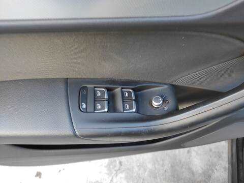 Botonera Elevalunas Audi Q3 CFFB