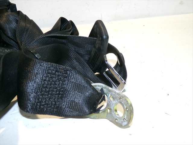 Foto 3ª: Cinturón Trasero Izquierdo Audi A6 2.5 TDI 1997-2004 [AKE] (2003)