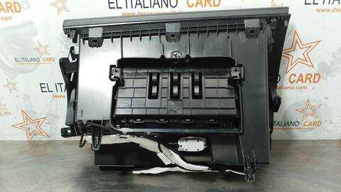 Foto 2ª: Guantera Mercedes Clase A 140 A 200 177.087) 163CV 120KW (2018)