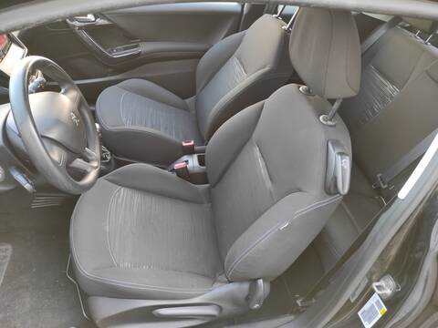 Asiento Delantero Izquierdo Peugeot 208 ZM01