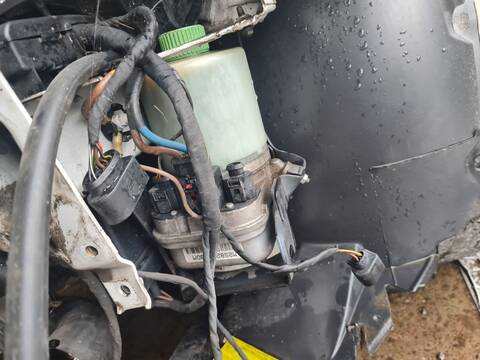 Foto 1ª: Bomba de Direccion Volkswagen Polo ADVANCE 90CV 66KW [CAYB] (2012)