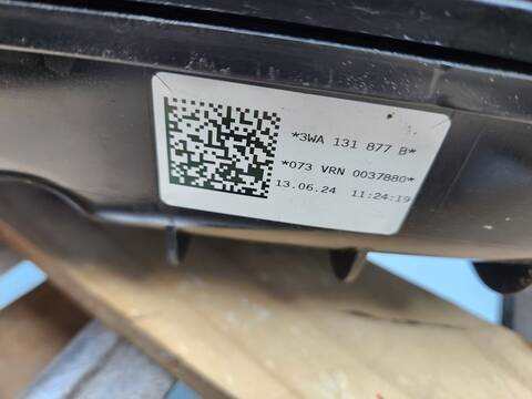 Foto 3ª: Deposito AdBlue Volkswagen Passat R-LINE 4 MOTION 193CV [DXNB] (2024)