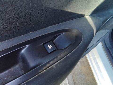 Foto 4ª: Botonera Elevalunas Citroen C4 1.6 HDI FAP 92CV 68KW [9H06] (2015)