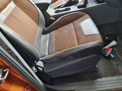 Foto 4ª: Asientos Traseros Ford Ranger DOPPELKABINE 4X4 WILDTRAK 200CV 147KW [SAFA] (2017)