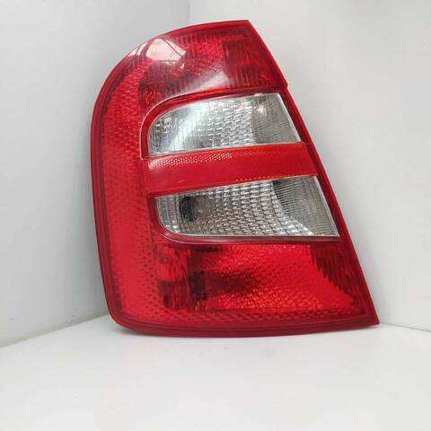 Foto 3ª: Piloto Trasero Izquierdo Skoda Fabia 1.4 TDI 80CV 59KW (2006)