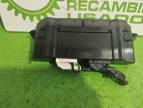 Foto 2ª: Mando Climatizador Ford Focus 1.6 16V CAT BERLINA 101CV 74KW [HWDA] (2006)