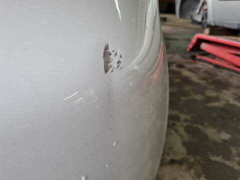 Foto 4ª: Paragolpes Trasero Renault Clio ZEN 89CV 66KW [H4B400] (2015)