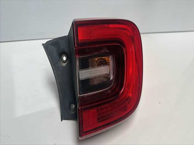 Foto 2ª: Piloto Trasero Derecho Renault Kadjar 1.6 DCI [R9ME4] (2015)