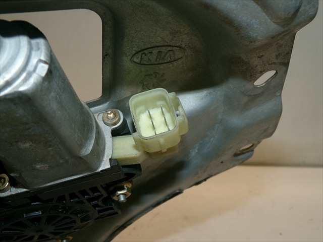 Foto 4ª: Elevalunas Eléctrico Delantero Izquierdo Kia Opirus 3.5 G 2003-2009 [G6CU] (2005)