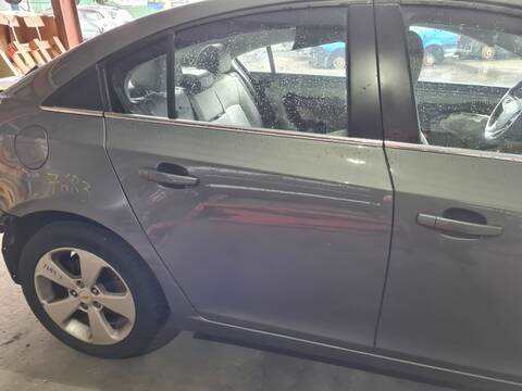 Puerta Trasera Derecha Chevrolet Cruze LT 150CV 110KW